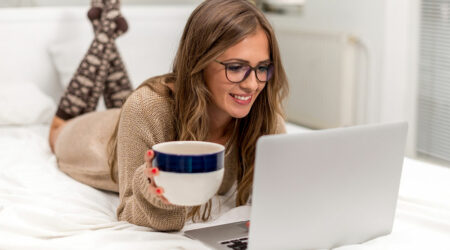 5 things to avoid doing before bedtime for quality sleep