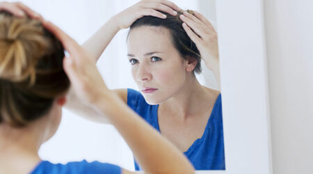 8 Makeup Tips to Cover Psoriasis and Acne Marks